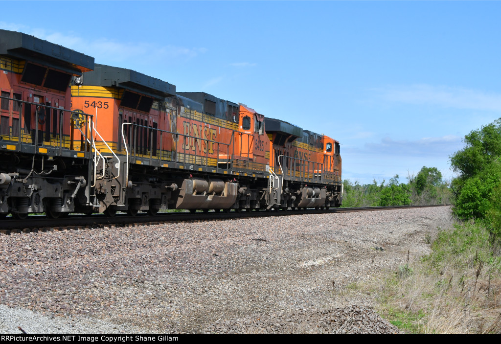 BNSF 5435 Roster shot.